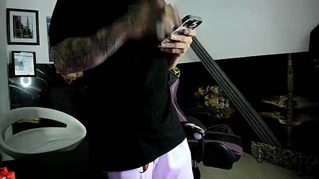 Snapshot of Sisoyalejo420 chatting on September 29, 2025, 10:25 pm Sisoyalejo420 online show from September 29, 2025, 10:25 pm