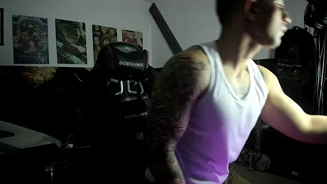 Snapshot of Sisoyalejo420 chatting on October 1, 2025, 11:55 pm Sisoyalejo420 online show from October 1, 2025, 11:55 pm