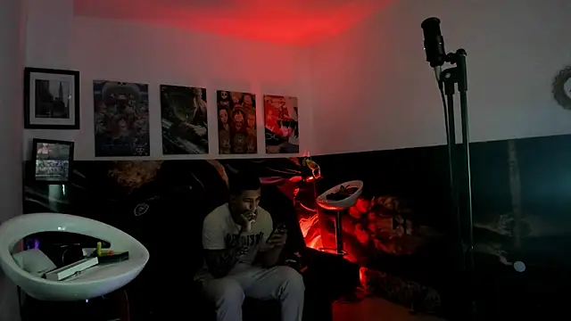 Snapshot of Sisoyalejo420 chatting on October 12, 2025, 1:48 am Sisoyalejo420 online show from October 12, 2025, 1:48 am