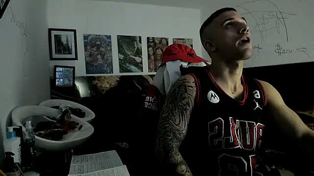 Snapshot of Sisoyalejo420 chatting on October 19, 2025, 10:32 pm Sisoyalejo420 online show from October 19, 2025, 10:32 pm