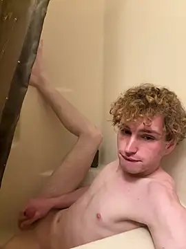 CreamyAustin online show from January 18, 2026, 8:01 pm