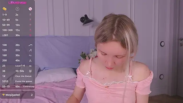 Beatrica Klein online show from December 8, 2024, 6:06 pm