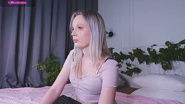 Beatrica Klein online show from March 7, 2025, 4:11 pm