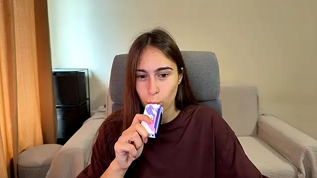 Snapshot of AliceKolltt chatting on September 24, 2025, 8:50 am AliceKolltt online show from September 24, 2025, 8:50 am