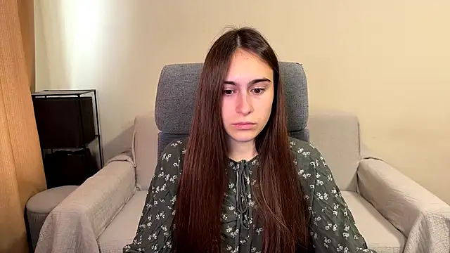 Snapshot of AliceKolltt chatting on October 14, 2025, 8:37 am AliceKolltt online show from October 14, 2025, 8:37 am