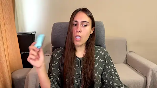 Snapshot of AliceKolltt chatting on October 15, 2025, 7:52 am AliceKolltt online show from October 15, 2025, 7:52 am