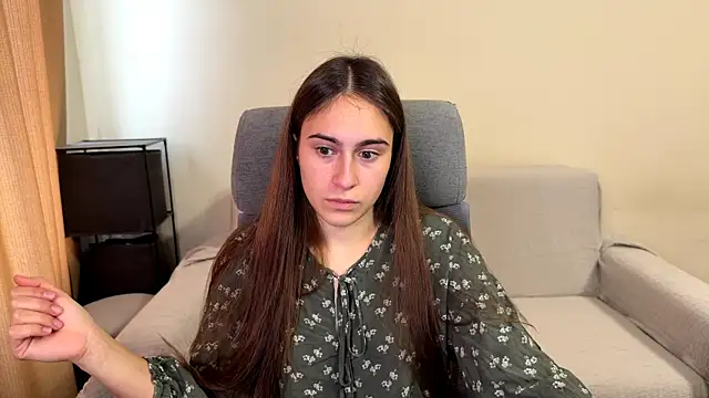 Snapshot of AliceKolltt chatting on October 19, 2025, 12:17 pm AliceKolltt online show from October 19, 2025, 12:17 pm