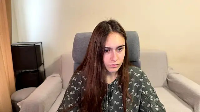 Snapshot of AliceKolltt chatting on October 20, 2025, 11:43 am AliceKolltt online show from October 20, 2025, 11:43 am