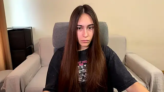 Snapshot of AliceKolltt chatting on November 18, 2025, 9:47 am AliceKolltt online show from November 18, 2025, 9:47 am