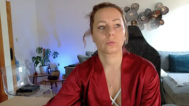 angela 88 online show from February 25, 2025, 9:42 am