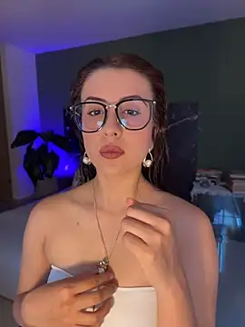 EmaSaenz online show from May 6, 2026, 10:37 pm
