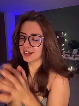 Snapshot of EmaSaenz chatting on June 11, 2026, 2:53 am EmaSaenz online show from June 11, 2026, 2:53 am