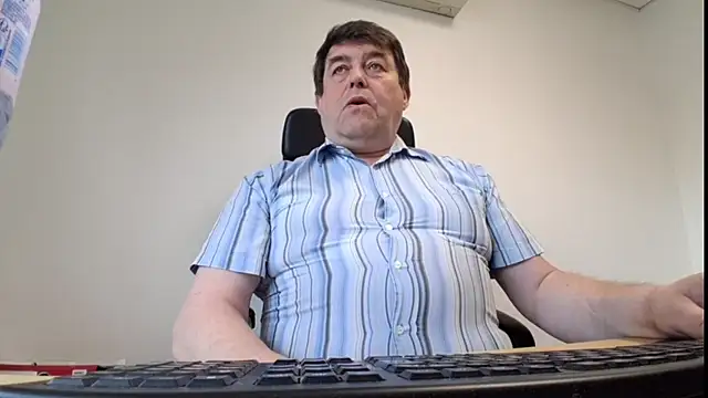 Snapshot of sympatrique chatting on June 8, 2026, 8:04 am sympatrique online show from June 8, 2026, 8:04 am