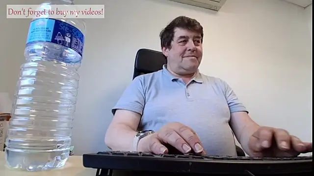 Snapshot of sympatrique chatting on June 22, 2026, 1:19 pm sympatrique online show from June 22, 2026, 1:19 pm