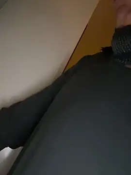 Snapshot of Frank22xx chatting on February 21, 2026, 9:49 pm Frank22xx online show from February 21, 2026, 9:49 pm