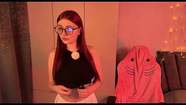 Snapshot of RozieRose chatting on November 28, 2025, 11:57 am RozieRose online show from November 28, 2025, 11:57 am