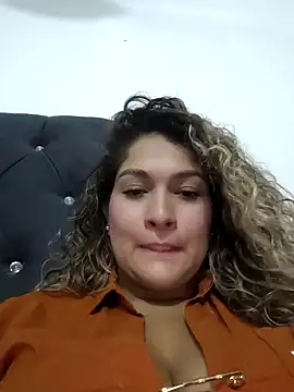 Sara smiiith211 online show from December 1, 2024, 6:30 pm