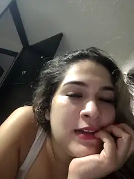 Sara smiiith211 online show from May 8, 2026, 10:26 pm
