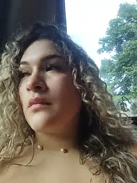Sara smiiith211 online show from June 13, 2026, 9:13 pm