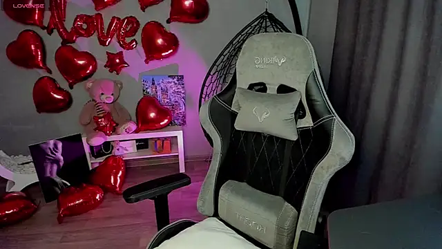 lily williamss online show from February 20, 2025, 3:01 am