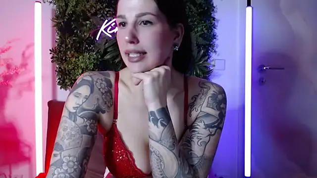 KiraKane1 online show from February 13, 2025, 4:28 pm