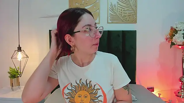 Snapshot of Emilywatsonn chatting on December 29, 2024, 2:10 pm Emilywatsonn online show from December 29, 2024, 2:10 pm