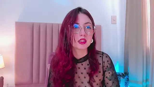 Snapshot of Emilywatsonn chatting on January 7, 2025, 12:09 pm Emilywatsonn online show from January 7, 2025, 12:09 pm
