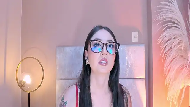 Snapshot of Emilywatsonn chatting on June 10, 2026, 10:41 pm Emilywatsonn online show from June 10, 2026, 10:41 pm