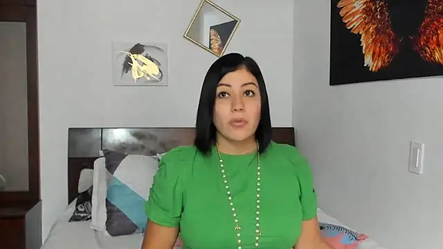 EmilyPeytonn online show from January 15, 2025, 5:05 pm