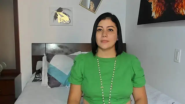 EmilyPeytonn online show from January 15, 2025, 8:26 pm