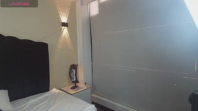 Snapshot of Ambarross chatting on October 1, 2025, 7:31 pm Ambarross online show from October 1, 2025, 7:31 pm