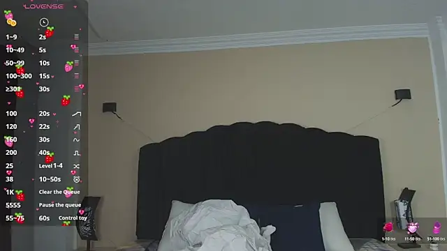 Snapshot of Ambarross chatting on October 4, 2025, 7:56 pm Ambarross online show from October 4, 2025, 7:56 pm