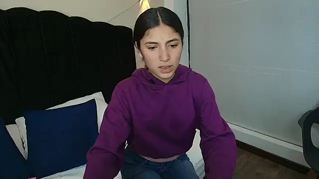 Snapshot of Ambarross chatting on October 7, 2025, 7:33 pm Ambarross online show from October 7, 2025, 7:33 pm