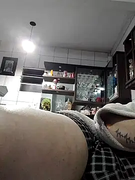 Snapshot of marcialoira chatting on October 22, 2025, 11:37 pm marcialoira online show from October 22, 2025, 11:37 pm