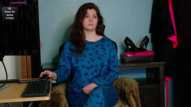 TreeJeanne online show from October 8, 2025, 11:57 pm