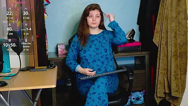 TreeJeanne online show from November 13, 2025, 12:09 am