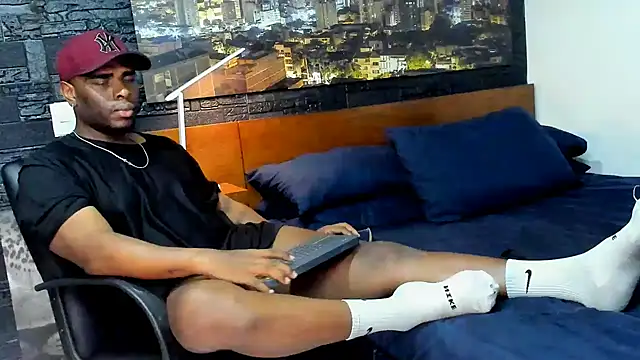 thomas santtos1 online show from March 11, 2025, 11:48 pm