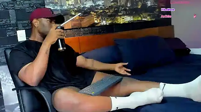 thomas santtos1 online show from March 17, 2025, 1:08 pm