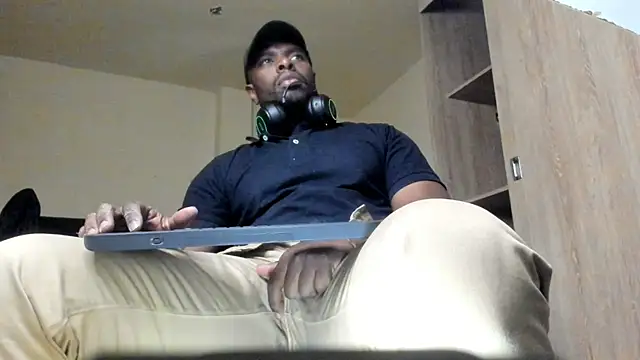 thomas santtos1 online show from July 24, 2026, 4:21 am
