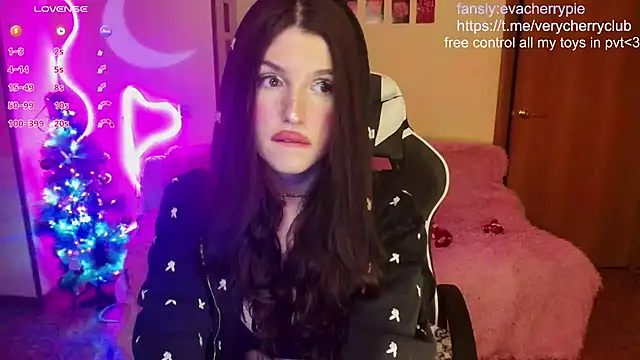 cherry crushhh online show from January 20, 2025, 4:34 pm