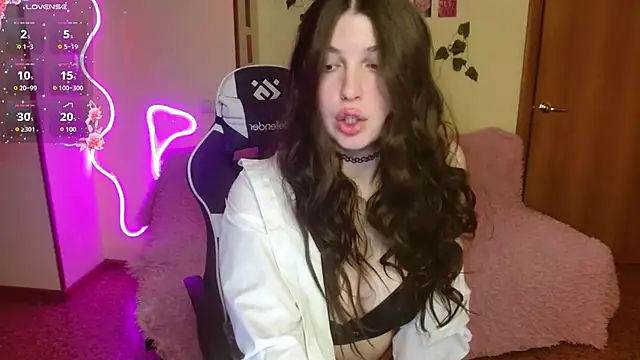 cherry crushhh online show from March 12, 2025, 11:01 pm
