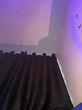 Cherrytowild online show from December 2, 2025, 4:51 am