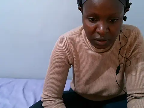 femaqueen online show from April 29, 2026, 9:24 am