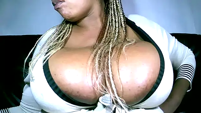 Bustypillows online show from January 25, 2025, 7:28 pm