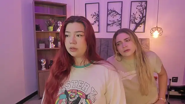 Snapshot of Andy_and_emma chatting on December 16, 2024, 12:38 pm Andy and emma online show from December 16, 2024, 12:38 pm