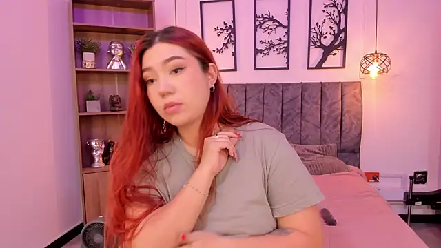 Snapshot of Andy_and_emma chatting on December 30, 2024, 12:52 pm Andy and emma online show from December 30, 2024, 12:52 pm