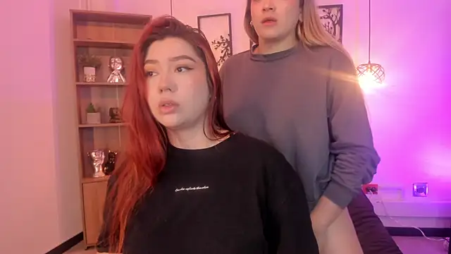 Snapshot of Andy_and_emma chatting on January 7, 2025, 12:31 pm Andy and emma online show from January 7, 2025, 12:31 pm