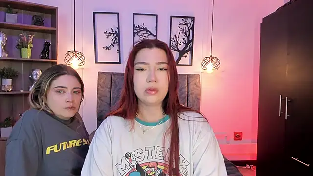 Snapshot of Andy_and_emma chatting on January 19, 2025, 12:39 pm Andy and emma online show from January 19, 2025, 12:39 pm