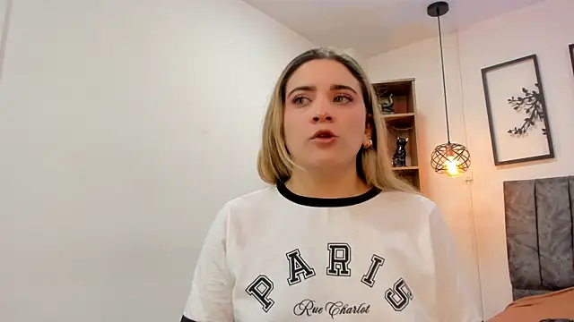 Snapshot of Andy_and_emma chatting on January 23, 2025, 12:41 pm Andy and emma online show from January 23, 2025, 12:41 pm