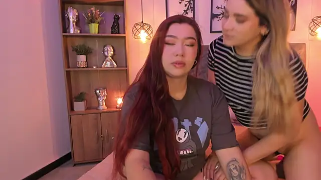 Snapshot of Andy_and_emma chatting on January 27, 2025, 12:48 pm Andy and emma online show from January 27, 2025, 12:48 pm